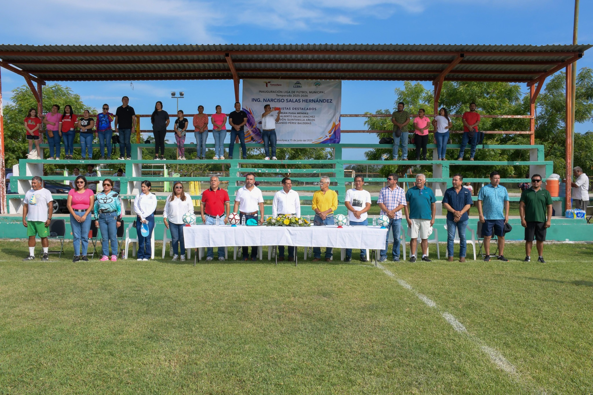 PONE EN MARCHA LA TEMPORADA DE FUTBOL EN LLERA, EL ALCALDE MOISES BORJON OLVERA.