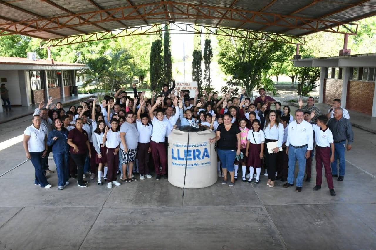  SIGUE MOISES BORJON OLVERA, ENTREGANDO BENEFICIOS A LA EDUCACIÓN EN LLERA TAMAULI´PAS.