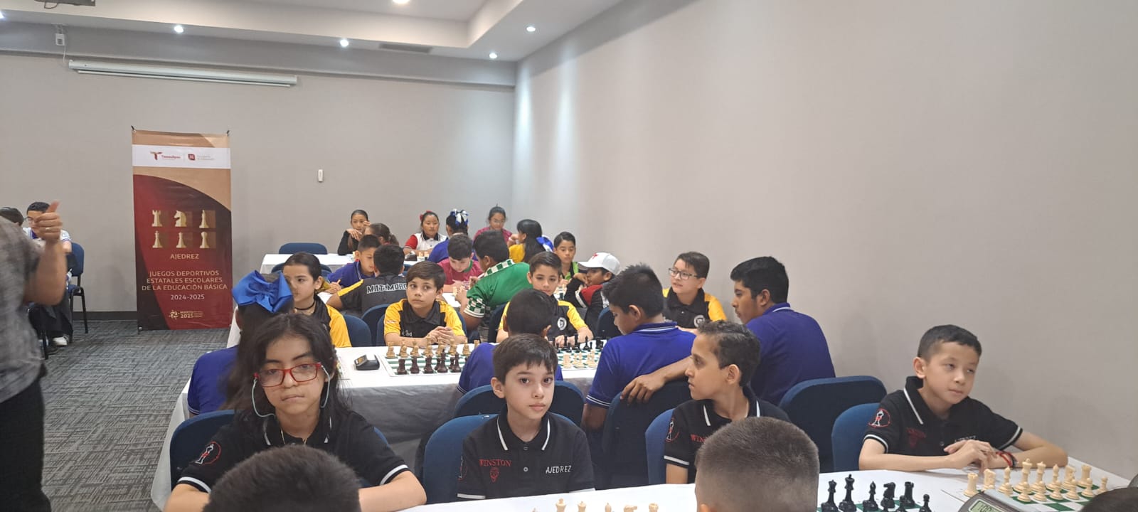 Apoyo Total al Deporte: Alcaldesa Mariela López Sosa Impulsa a Jóvenes Ajedrecistas en Competencia Estatal