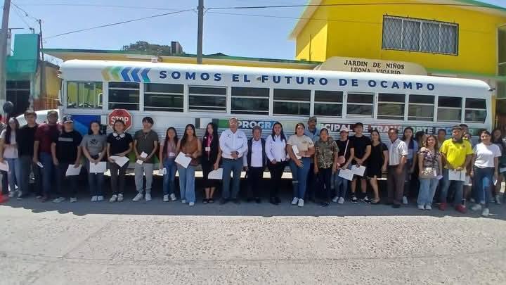 MELCHOR SIGUE ADELANTE RESPALDANDO A ESTUDIANTES DE OCAMPO.