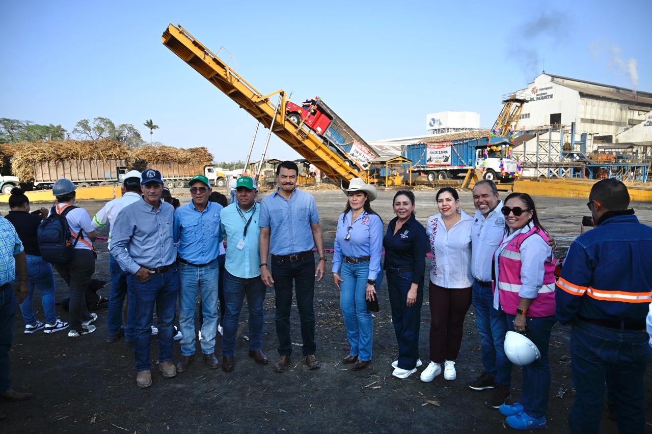 MARIELA LOPEZ SOSA, ASISTE DE INVITADA DE HONOR AL FIN DE ZAFRA DE GRUPO PANTALEON.