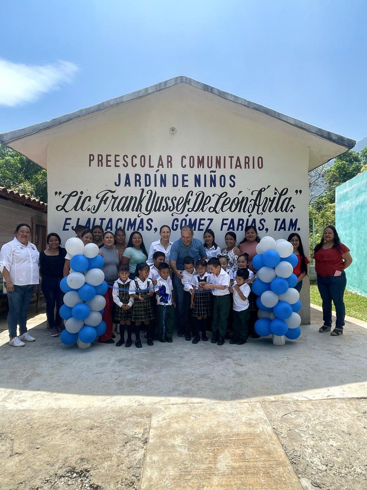 MERECIDO RECONOCIMIENTO PARA EL ALCALDE FRANK DE LEON AVILA, EN ALTACIMA.