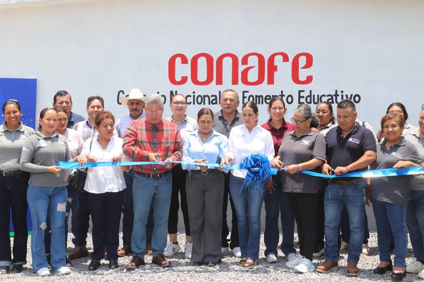 ENTREGA MELCHOR BUDARTH BAEZ, UNA AULA MAS PARA CONAFE, EN FRANCO RESPALDO A LA EDUCACION.