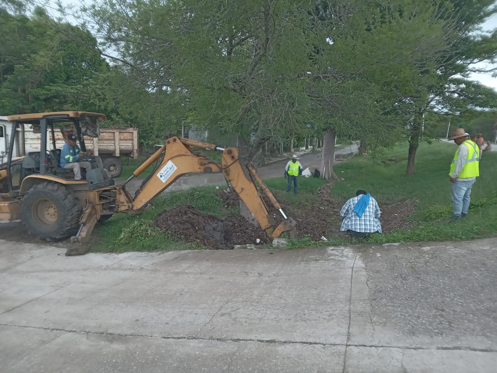 ORDENA MELCHOR BUDARTH BAEZ, LIMPIEZA DE DRENES PARA PREVENIR INUNDACIONES EN OCAMPO.