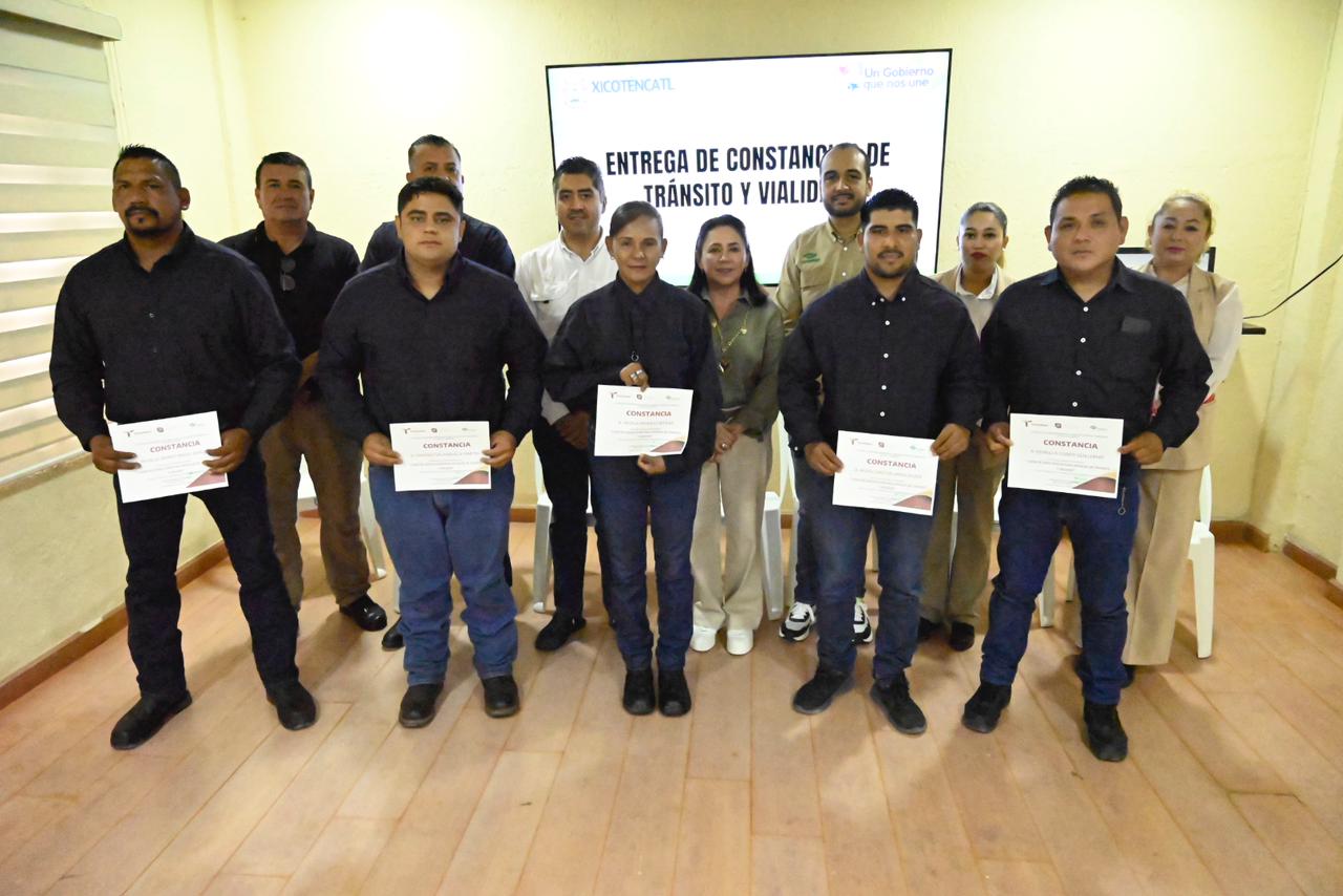 ENTREGAN NOMBRAMIENTOS A TRANSITOS EN XICOTENCATL.