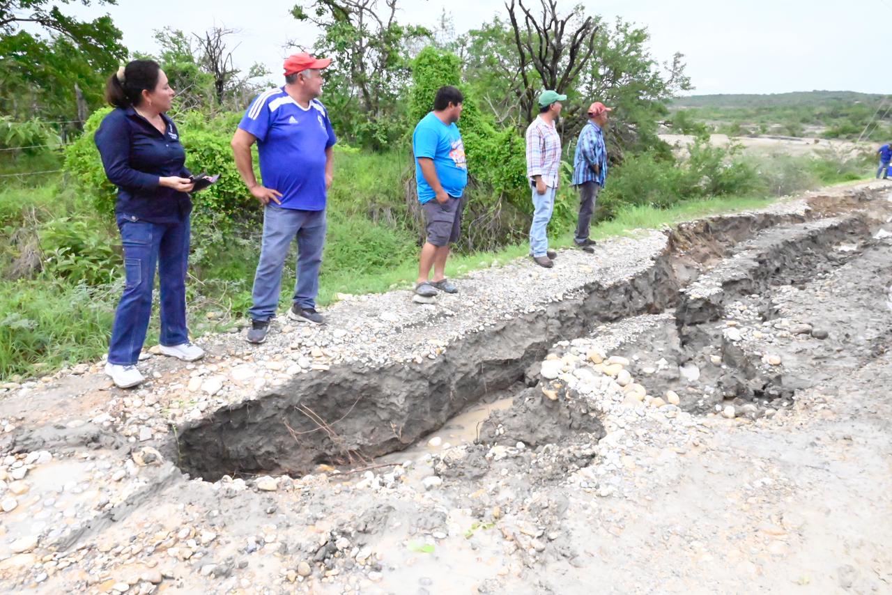 Inicia reconstrucción de caminos y puentes en Xicoténcatl