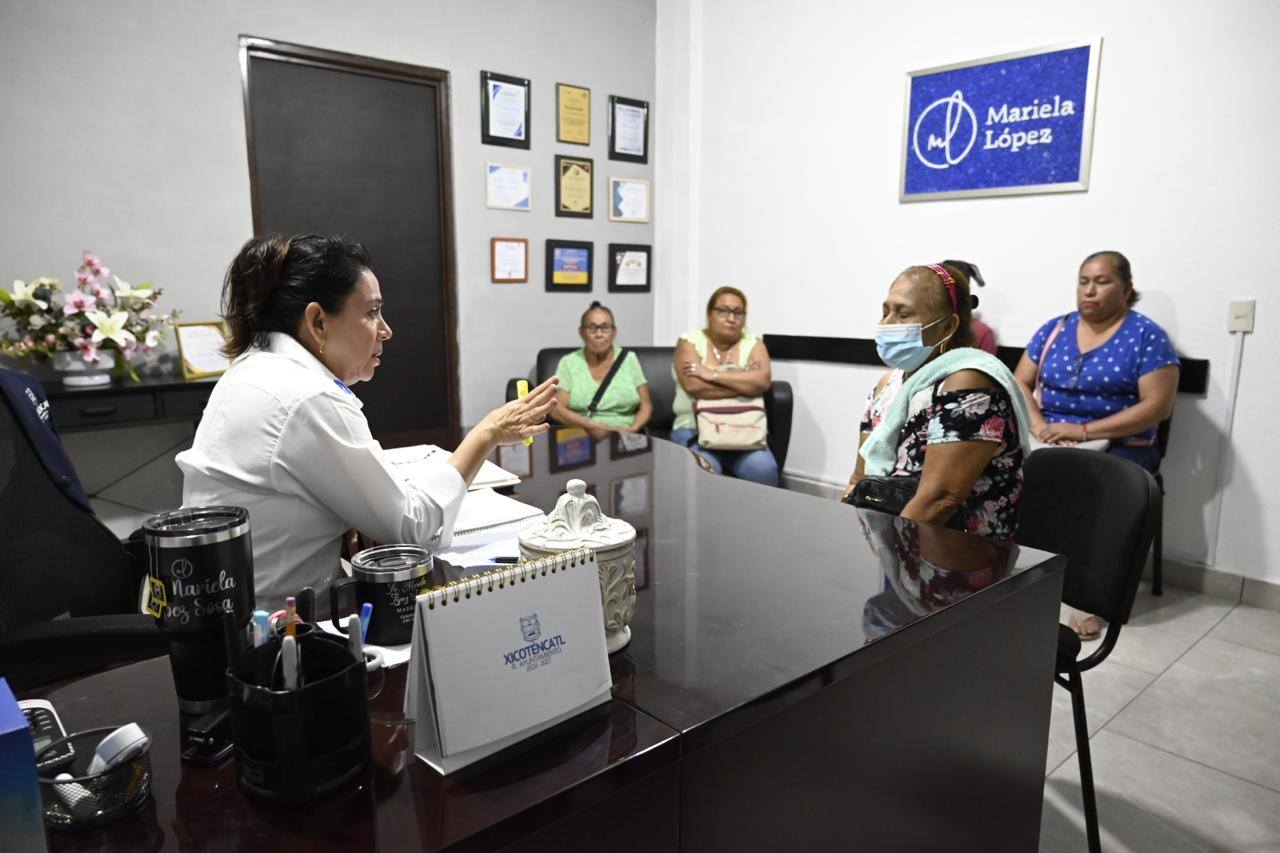 COMUNICACION DIRECTA CON SU GENTE, HACE CADA SEMANA MARIELA LOPEZ SOSA EN XICOTENCATL.