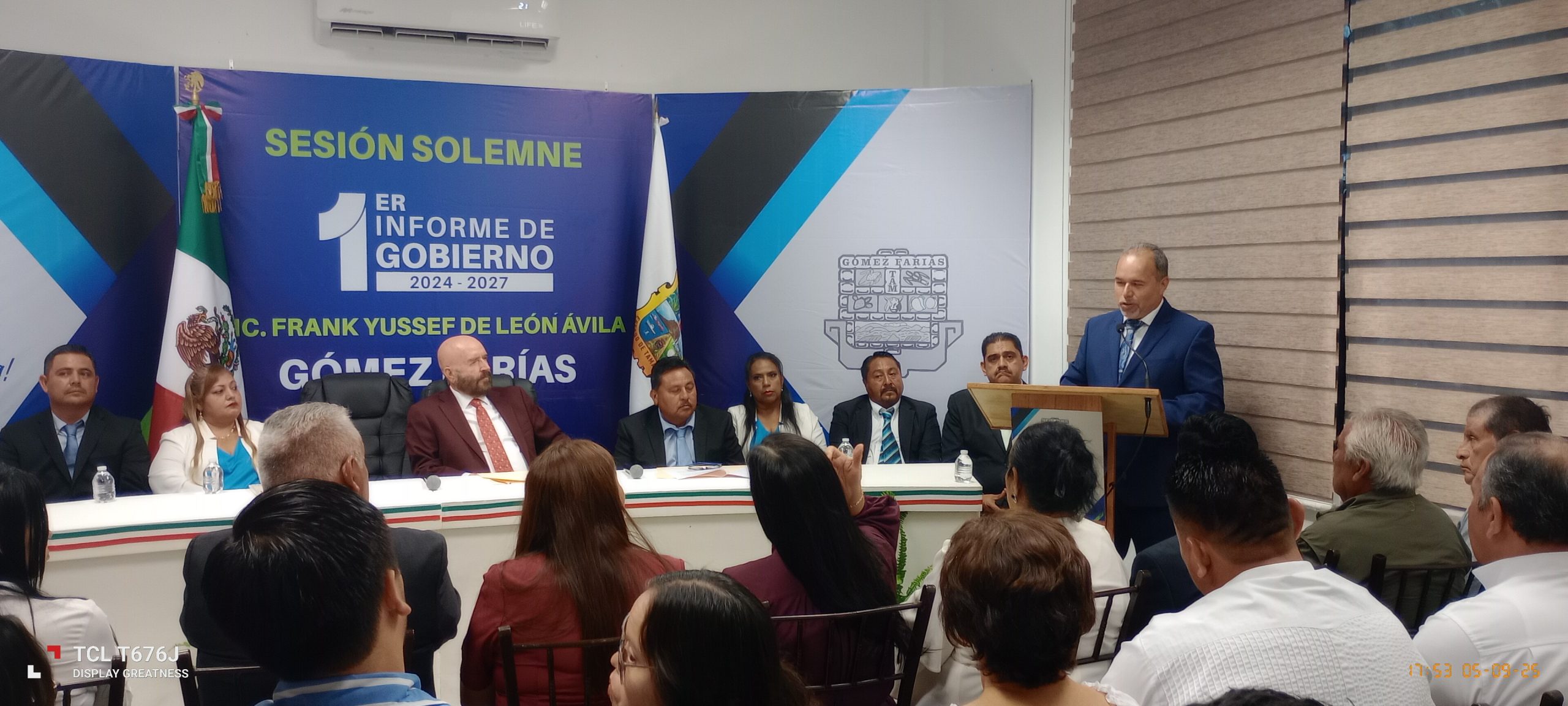 Confirma Frank de León Ávila, su vocación de servicio durante la lectura de su Primer Informe de Gobierno Municipal.