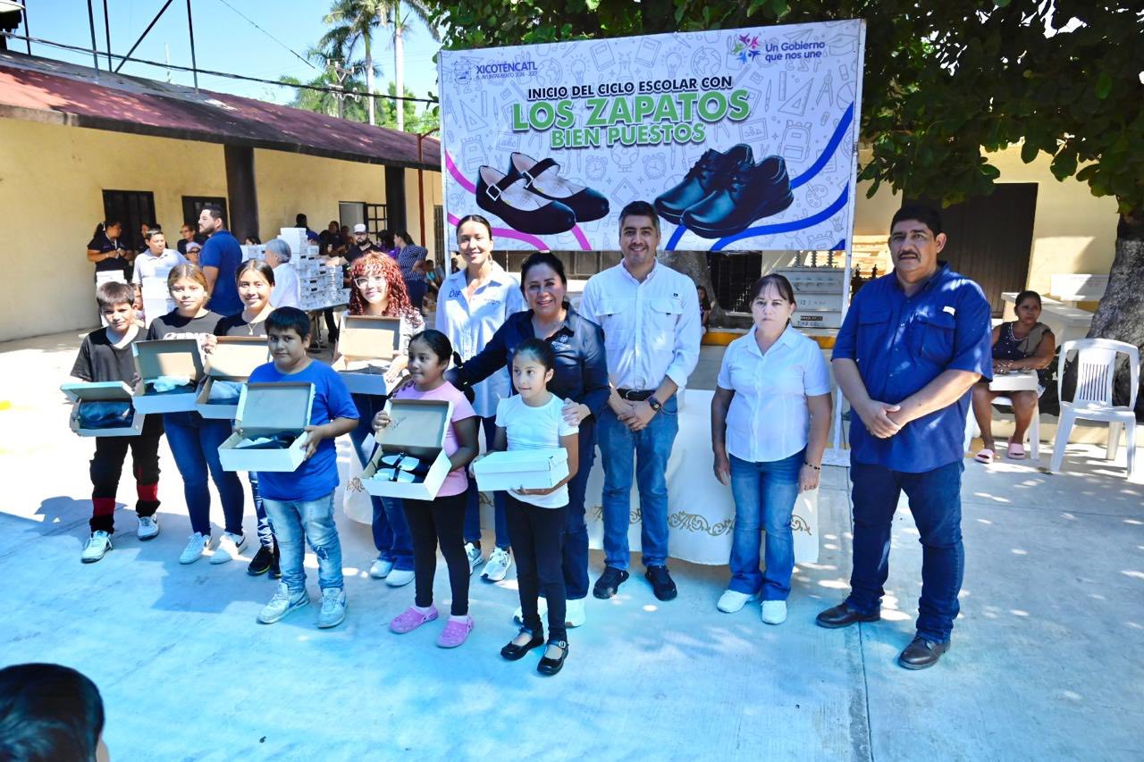Impulso a la educación con la segunda entrega de “Los Zapatos Bien Puestos”