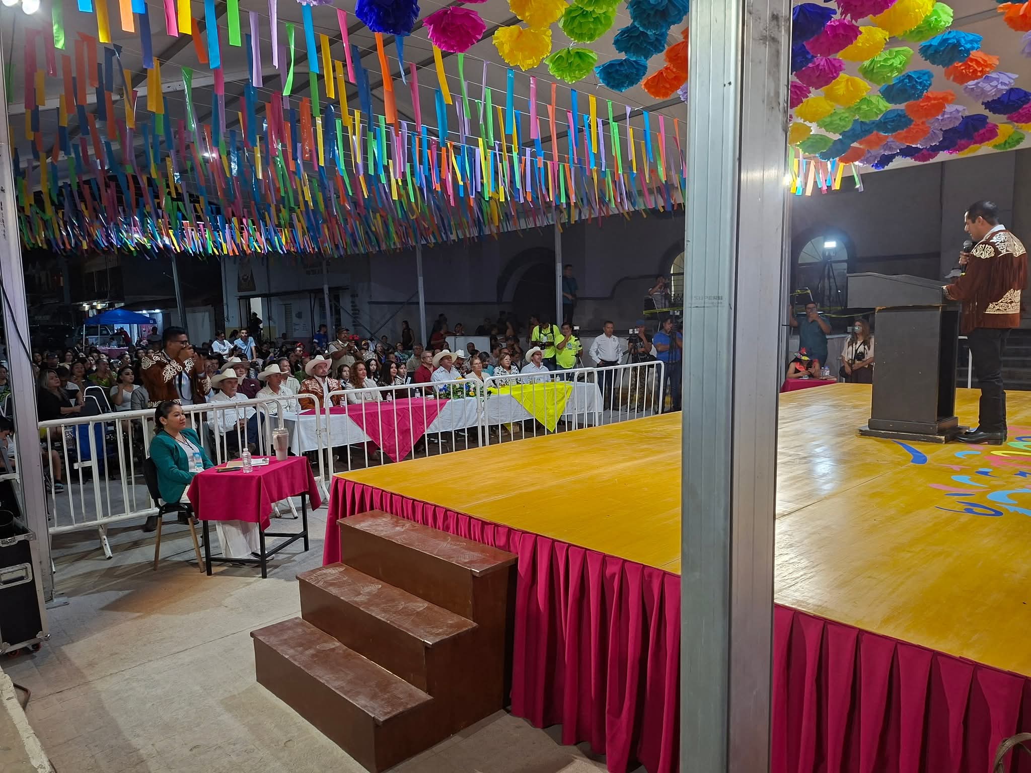 TODO UN EXITO LA INAUGURACION DEL SEGUNDO CONCURSO NACIONAL DE HUAPANGO 2025 EN LLERA.