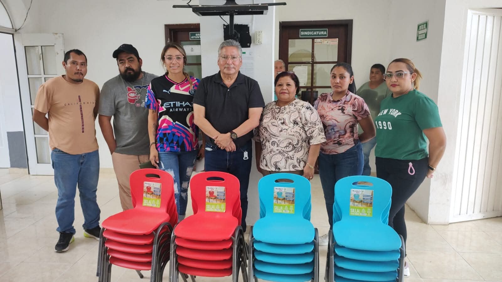 CUMPLE MELCHOR BUDARTH BAEZ, SU COMPROMISO CON LA EDUCACION, ENTREGO APOYO A UN KINDER DE NIÑOS.