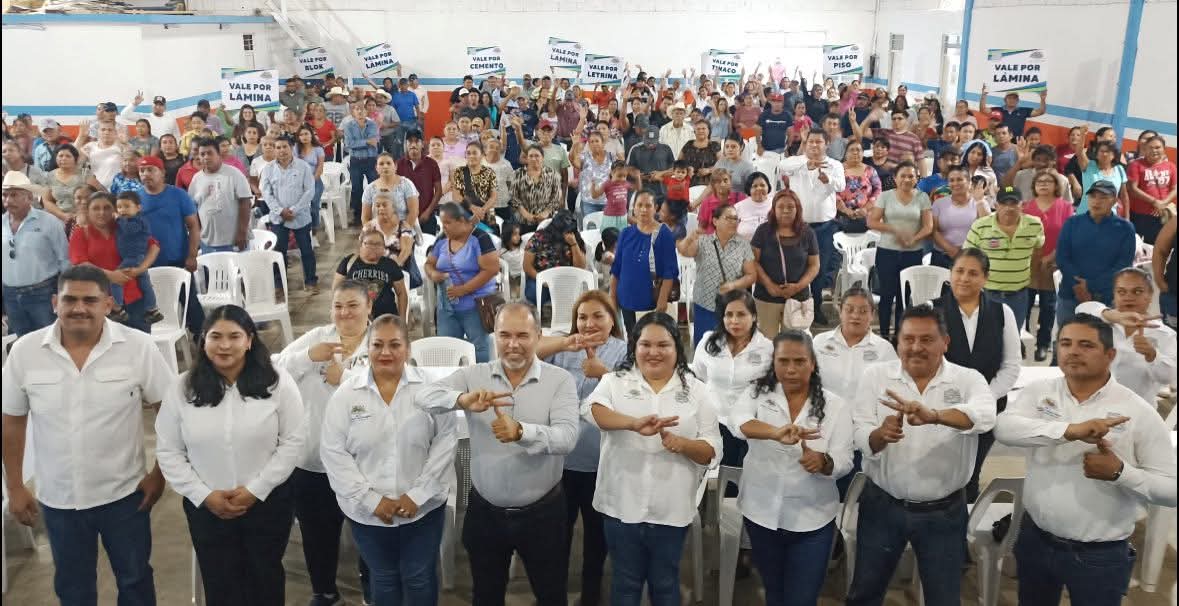 ENTREGA MAS DE 200 APOYOS A FAMILIAS DE GOMEZ FARIAS, EL ALCALDE FRANK DE LEON AVILA.