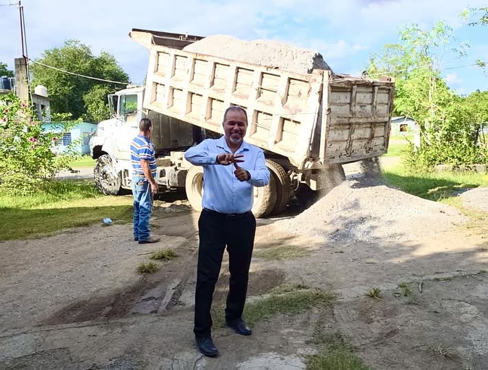 ATIENDE EL ALCALDE FRANK DE LEON AVILA, PROBLEMATICA DE MEJORAMIENTO DE VIVIENDA EN GOMEZ FARIAS.