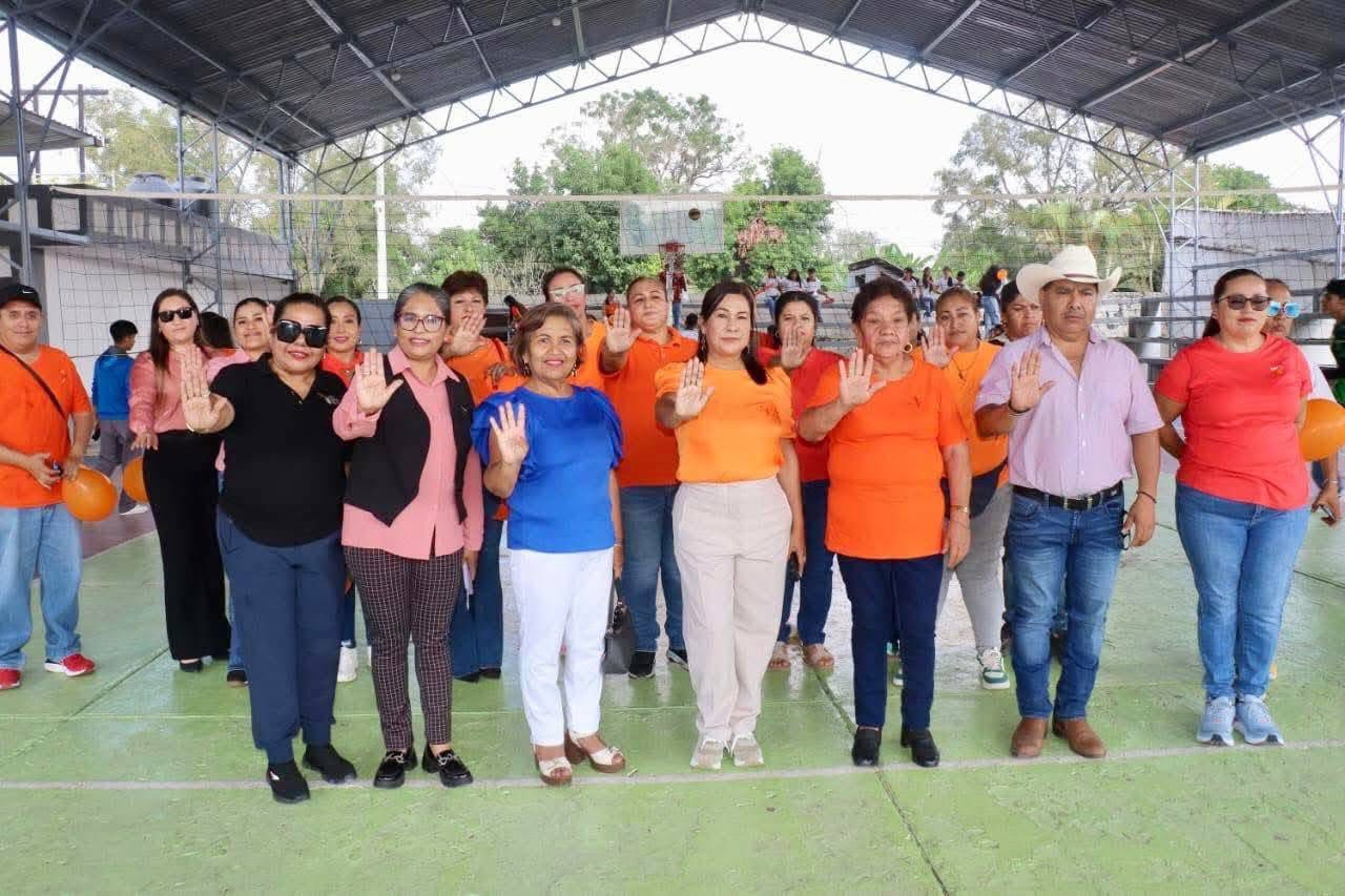 ENCABEZA MATHA URESTI DE BUDARTH, EL ALTO A LA VIOLENCIA CONTRA LAS MUJERES EN OCAMPO.