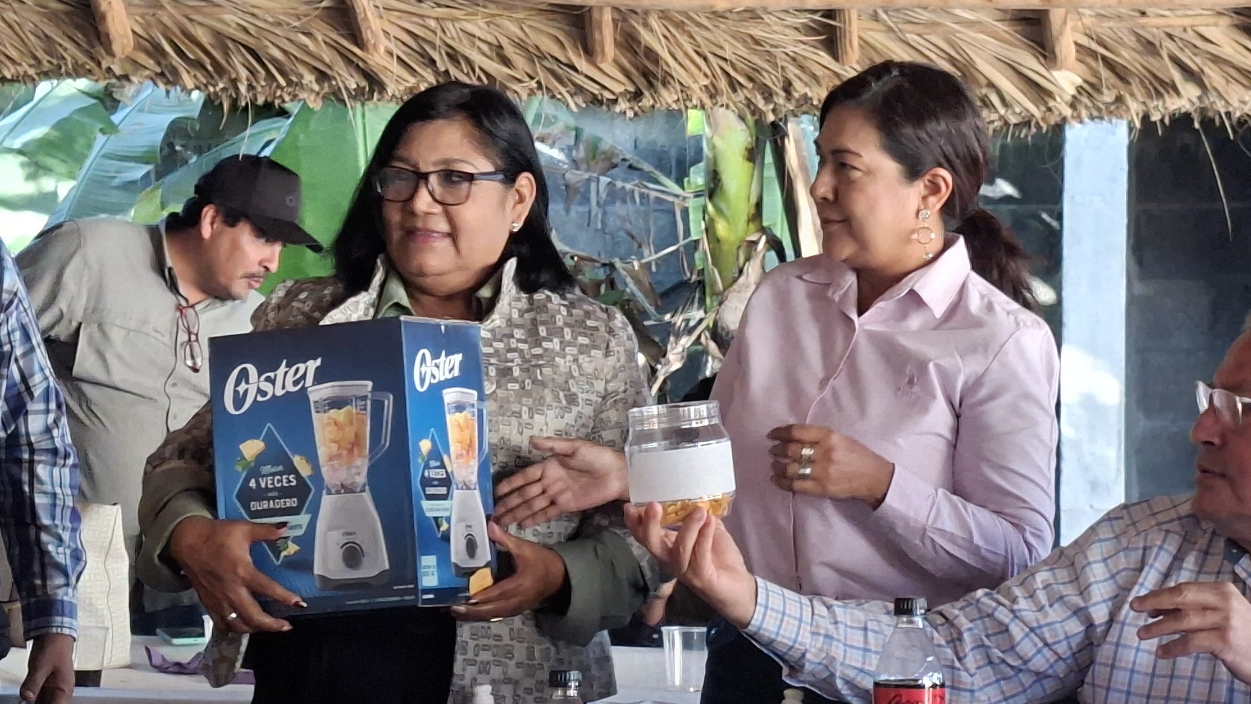 Convive con Periodistas, el alcalde Melchor Budarth Baez, en Ocampo.