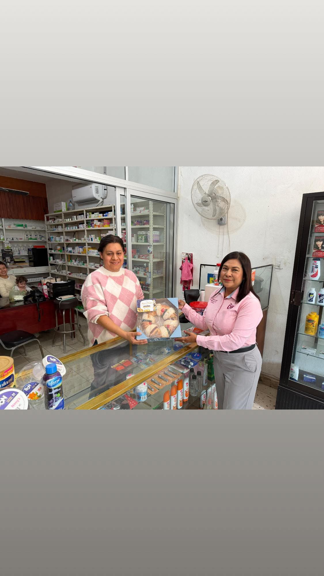 Comparte Martha Uresti de Budarth, la celebracion del dia de reyes, con comerciabtes de Ocampo.