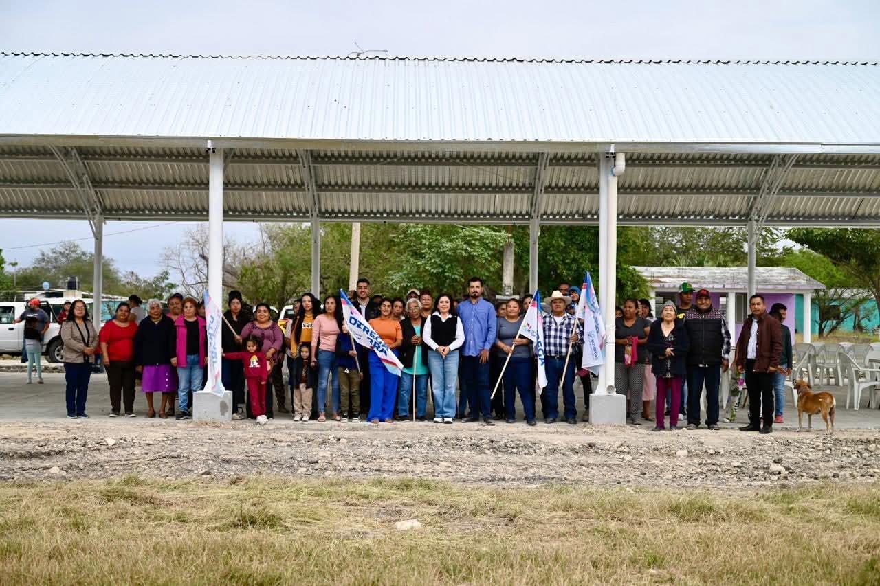 INAUGURA MARIELA LOPEZ SOSA, UNA TECHUMBRE EN EL EJ. AGUILAS DE LA VICTORIA.