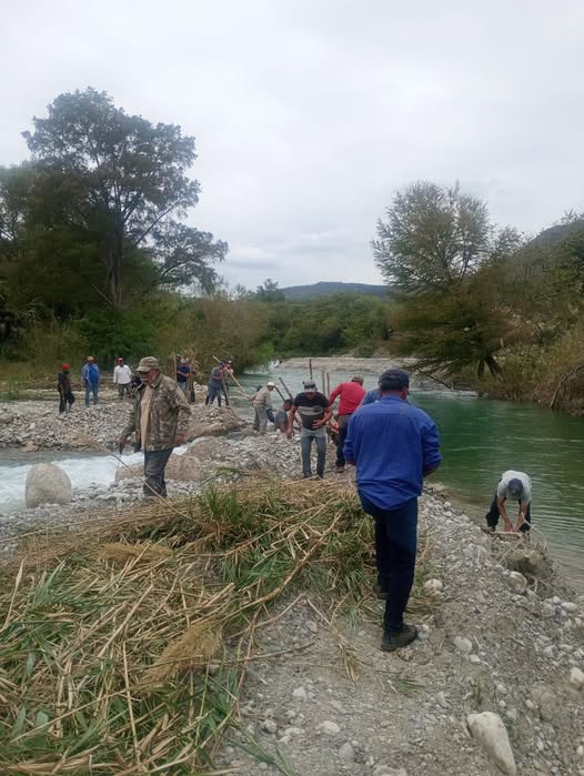 AGRADECEN BENEFICIARIOS DE LA UNIDAD DE RIEGO PEDRO J. MENDEZ, EL APOYO DE MOISES BORJON OLVERA EN LLERA.