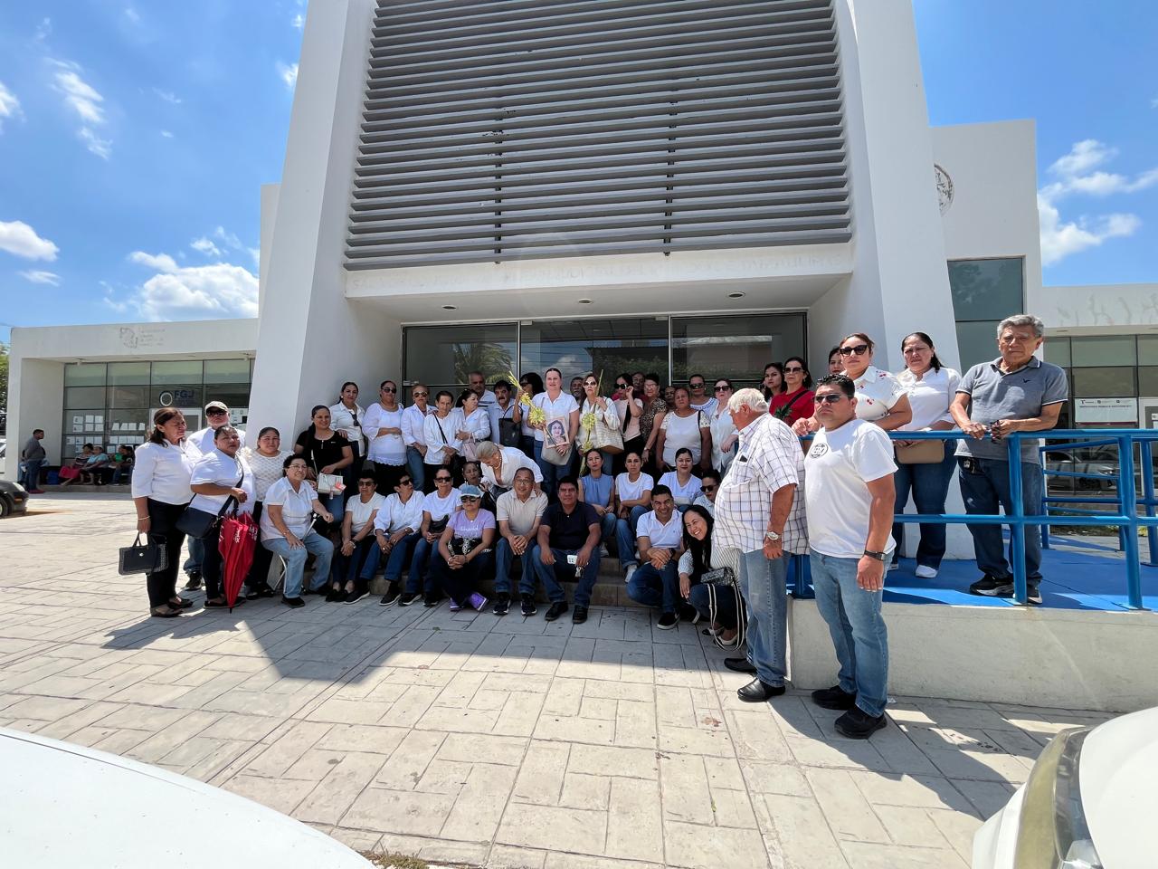 CLAMAN MAESTROS, JUSTICIA EN EL CASO DEL.CRIMEN DE LA.MAESTRA LEDA MARIA NOVOA GAMEZ.