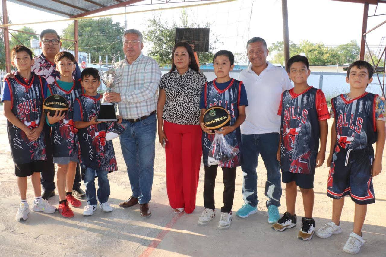 SIGUE MELCHOR BUDARTH Y MARTHA URESTI, RESPALDANDO EL DEPORTE EN OCAMPO.