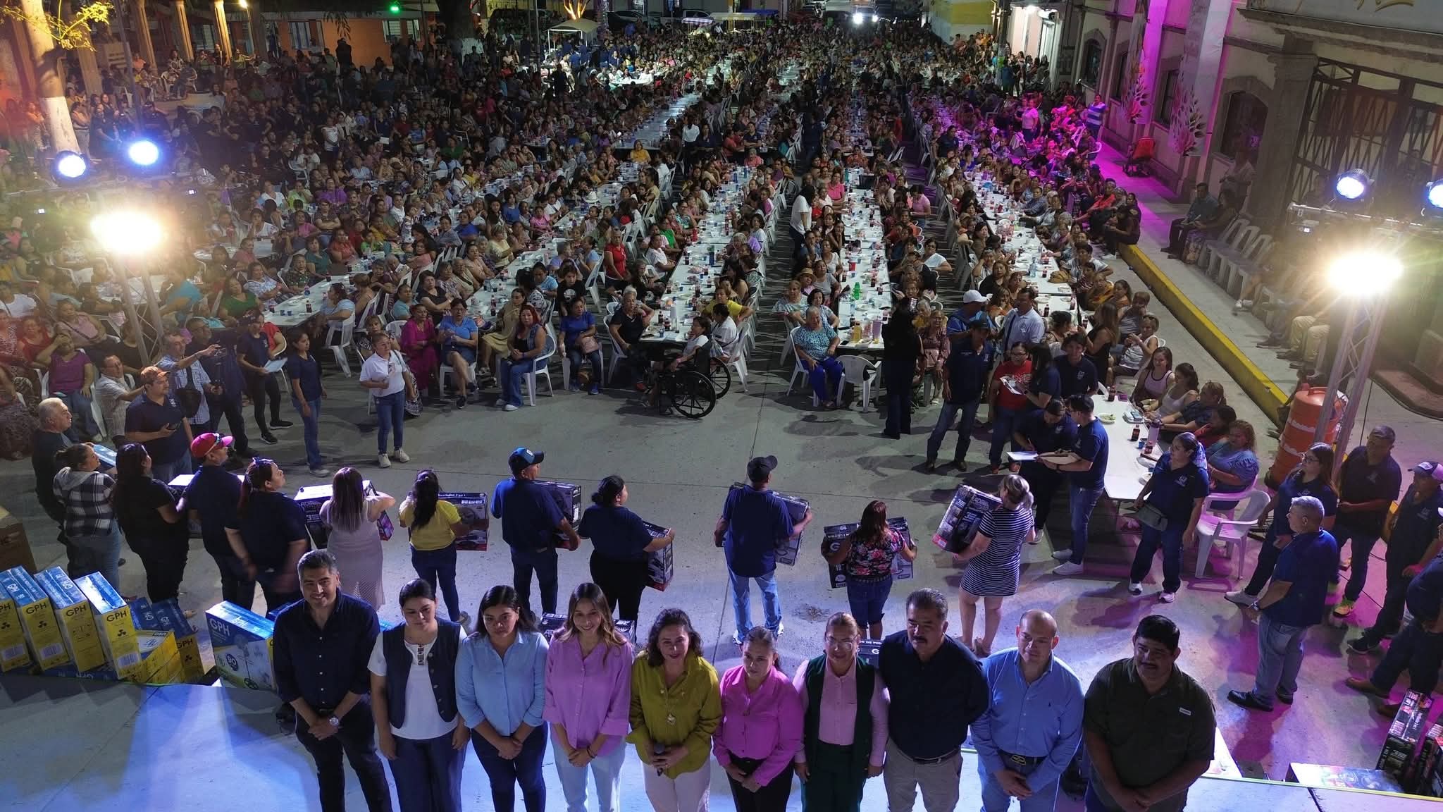 Mas de 2 mil mamas vivieron una noche mágica llena de alegría y unión.