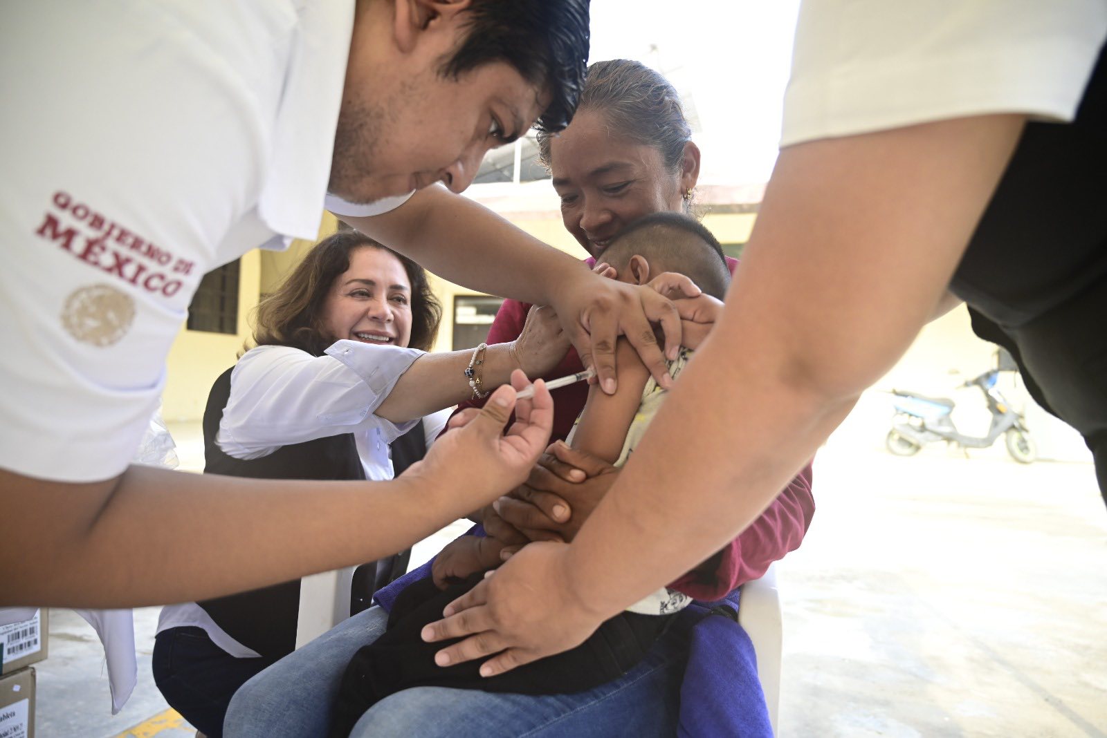 Mariela López Sosa reconoce jornada de salud preventiva en Xicoténcatl
